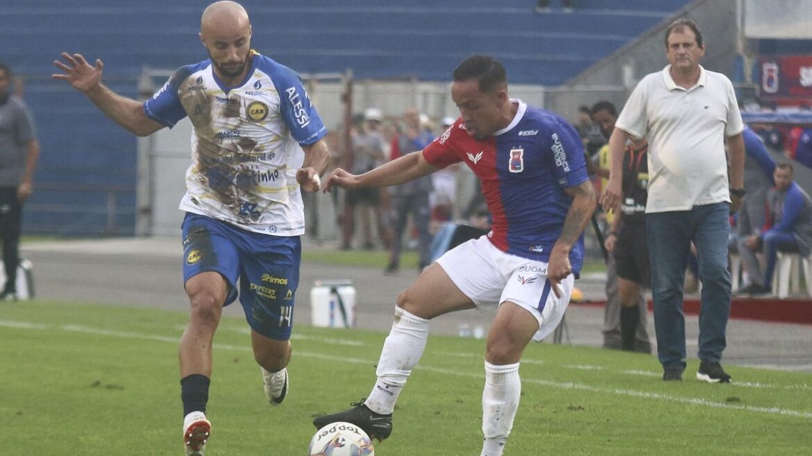 vaiado,-parana-clube-segue-sem-vencer-no-paranaense-e-fica-pressionado-na-tabela