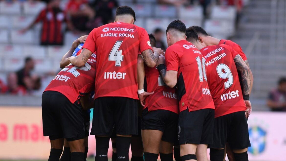 zagueiro-revela-‘sacrificio’-e-se-despede-do-athletico:-“coracao-partido”