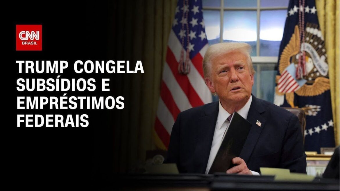 juiza-dos-eua-impede-temporariamente-trump-de-congelar-subsidios-federais