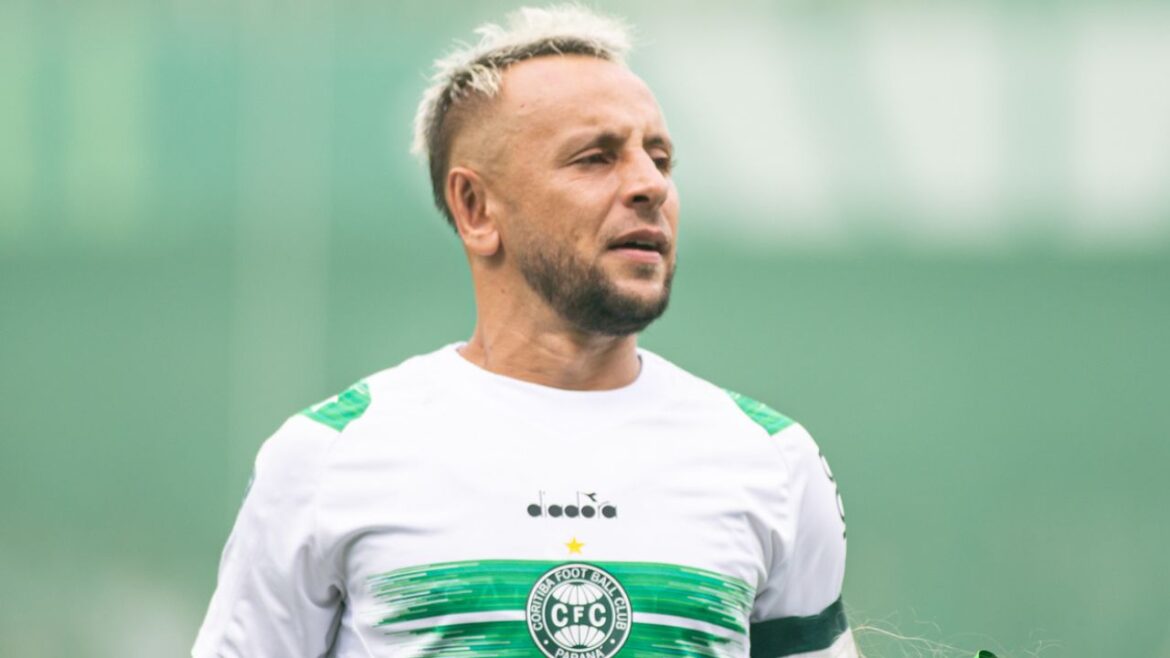 coritiba-tem-dez-desfalques-para-enfrentar-andraus;-veja-as-escalacoes