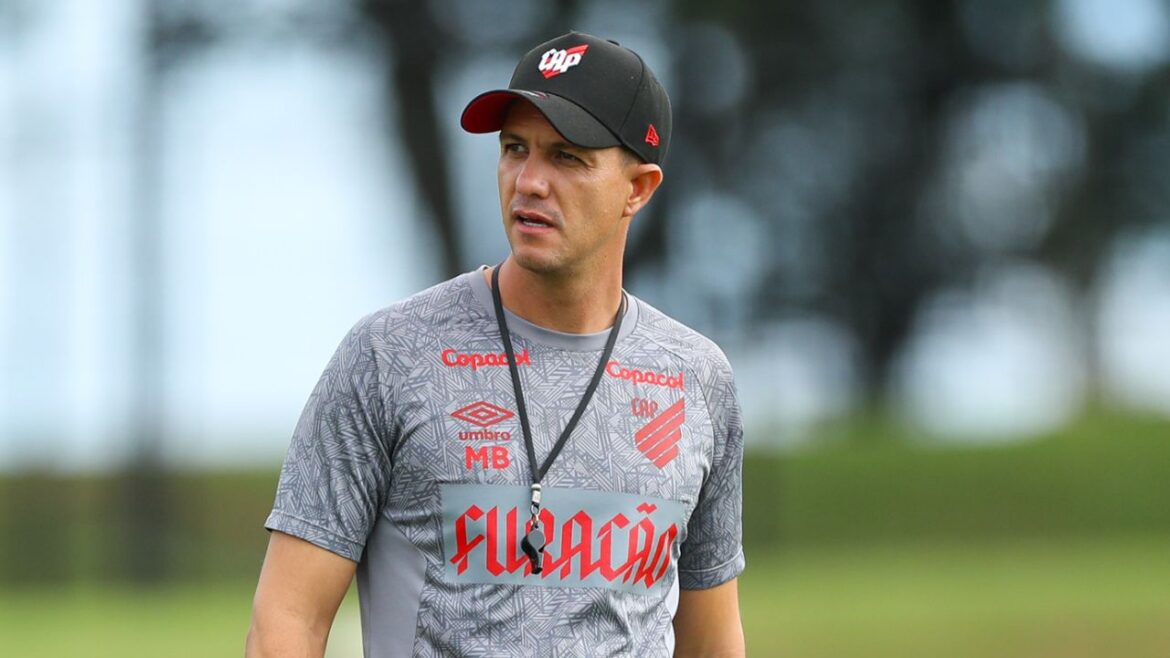 em-busca-de-reforcos,-athletico-volta-a-sondar-volante-de-time-da-serie-a