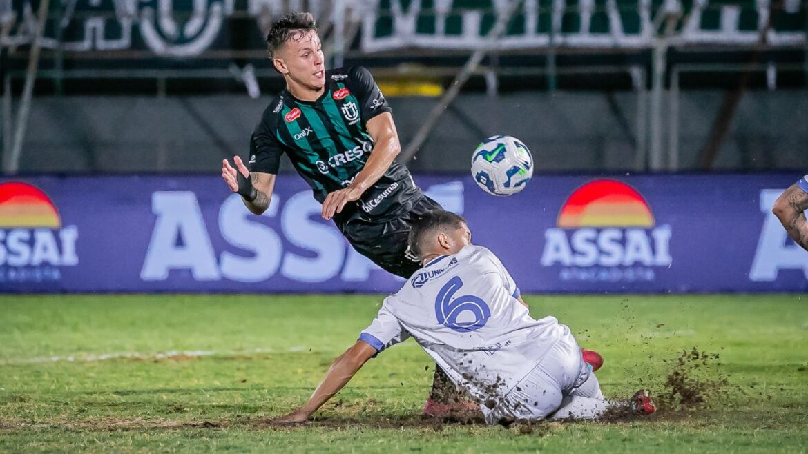 presidente-do-maringa-opina-sobre-gramado-sintetico-no-willie-davids