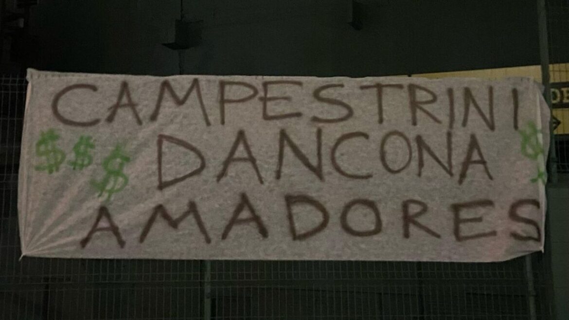 empresa-apaga-nomes-de-diretores-apos-protestos-da-torcida-do-coritiba