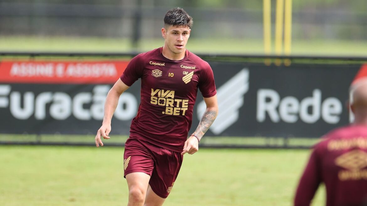 athletico-faz-testes-contra-time-da-serie-c;-veja-a-escalacao