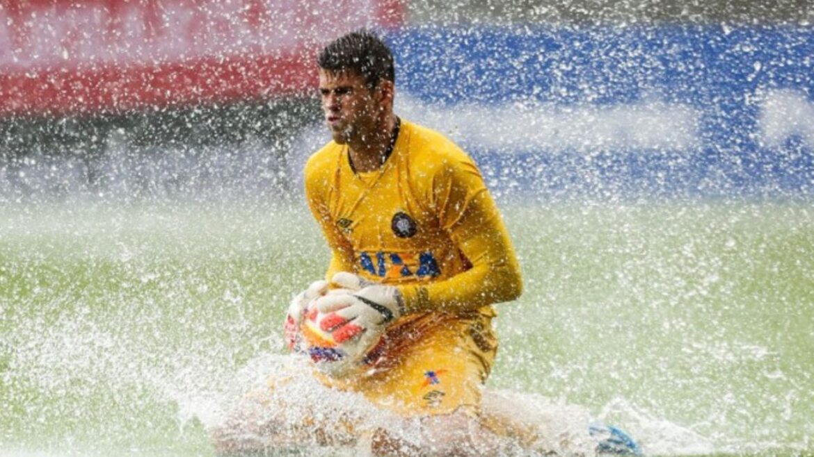 justica-condena-tv-globo-por-reprises-de-“frango”-de-ex-goleiro-do-athletico