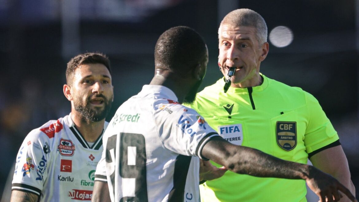 em-jogo-de-polemica-do-var,-operario-arranca-empate-com-o-vasco-pela-copa-do-brasil