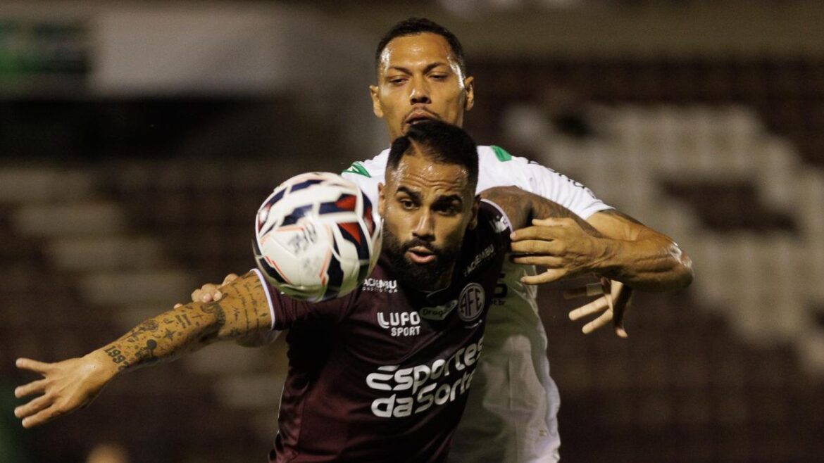 coritiba-tem-“apagao”-no-segundo-tempo-e-desperdica-chance-de-liderar a-serie b