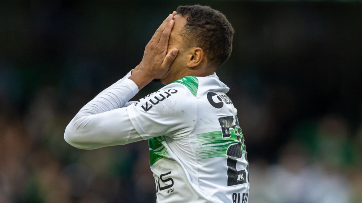 mozart-rebate-criticas-apos-derrota-do-coritiba:-“aqui-voce-perde-e-esta-no-inferno”