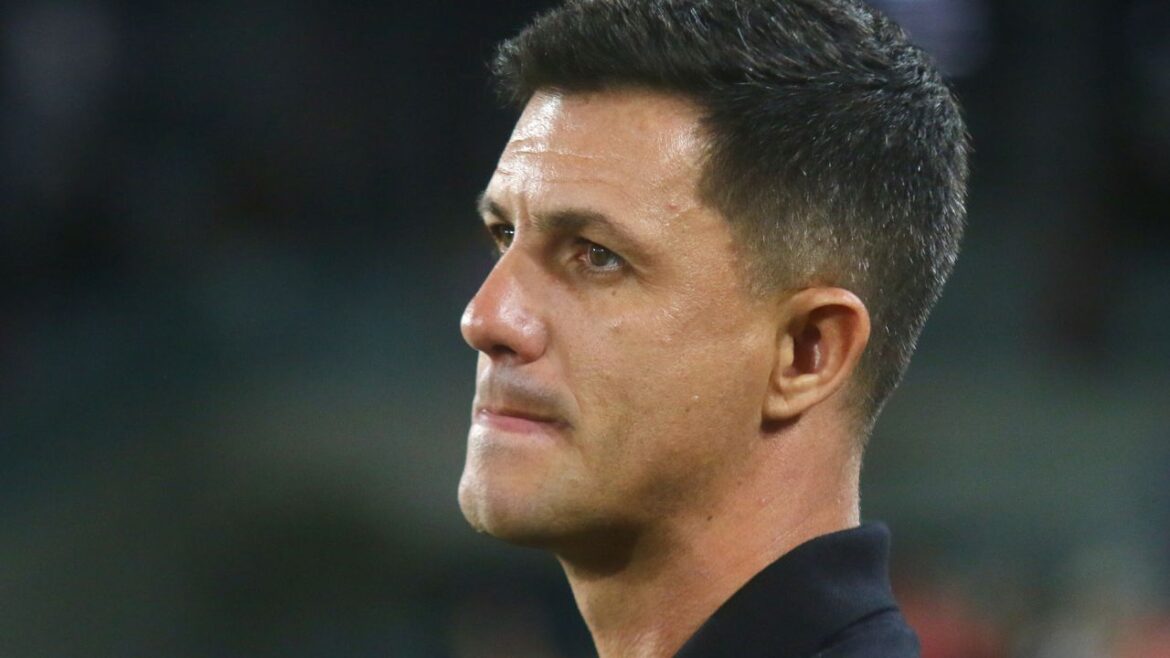 athletico-demite-barbieri-apos-goleada-vexatoria-na-arena