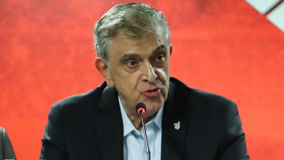 apos-cobranca,-petraglia-se-reune-com-organizada-do-athletico-e-faz-promessas