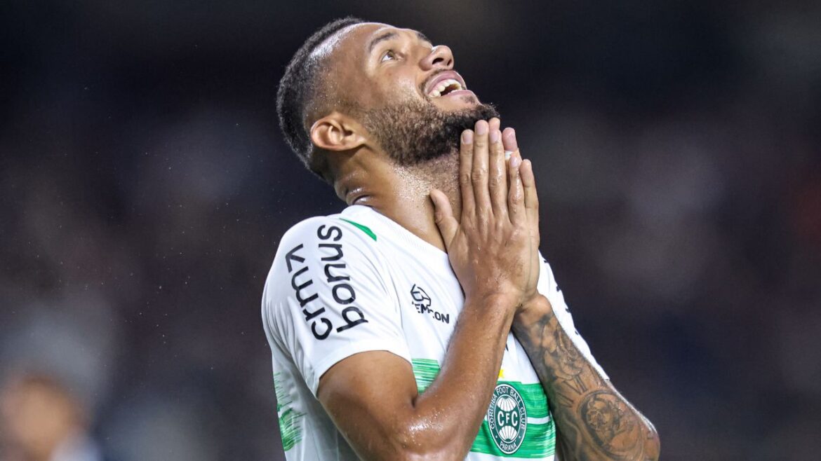 coritiba-desafia-tabu-de-sete-anos-contra-goias-na-serie-b