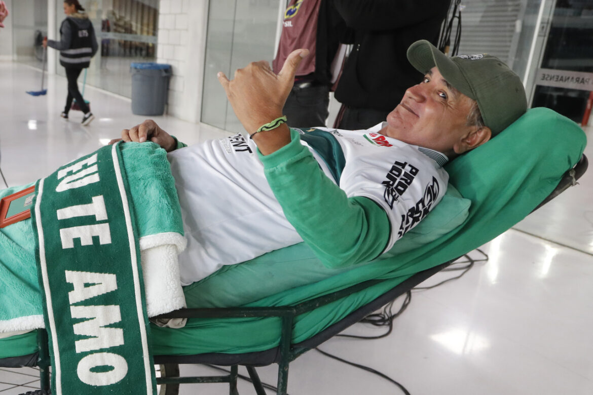 torcedor-simbolo-do-coritiba-revela-que-vai-precisar-deixar-de-frequentar-o-couto-pereira