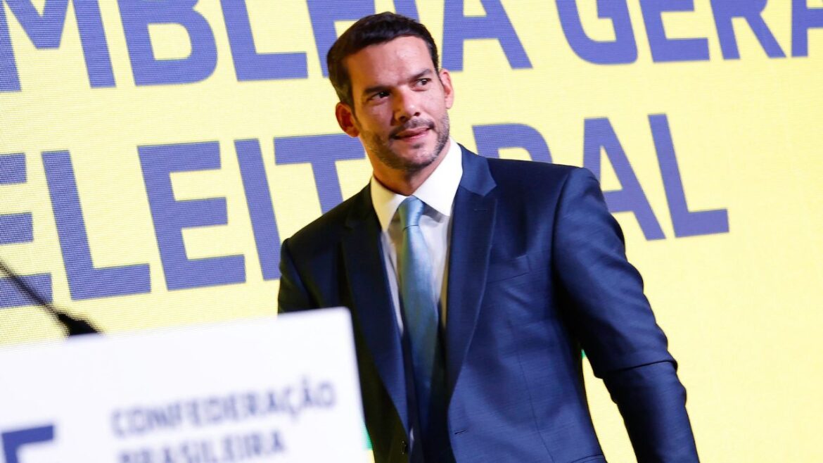 com-boicote-de-athletico-e-coritiba,-samir-xaud-e-eleito-novo-presidente-da-cbf