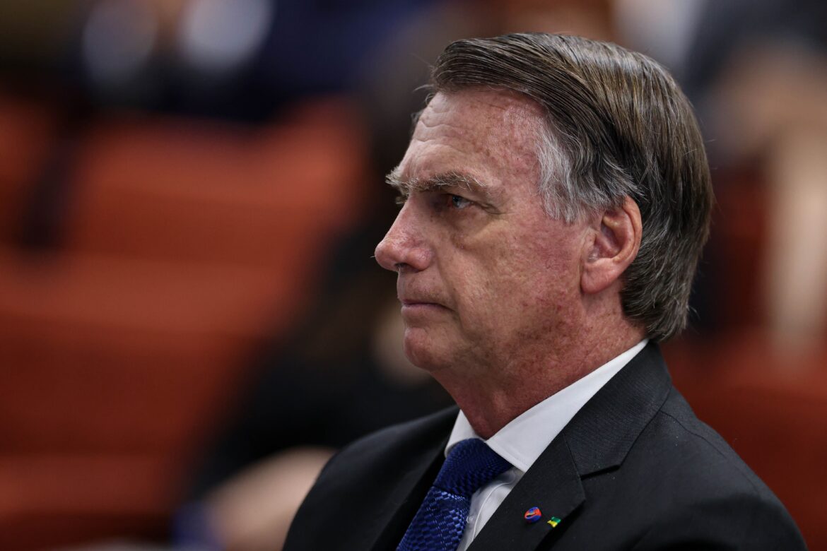 stf:-defesa-de-bolsonaro-pede-autorizacao-para-exibir-videos-em-depoimento