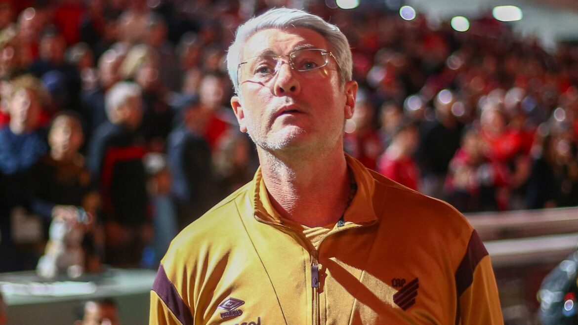 por-alisar-petraglia, hellmann-sera-o-culpado-por-futuras-derrotas-do-athletico