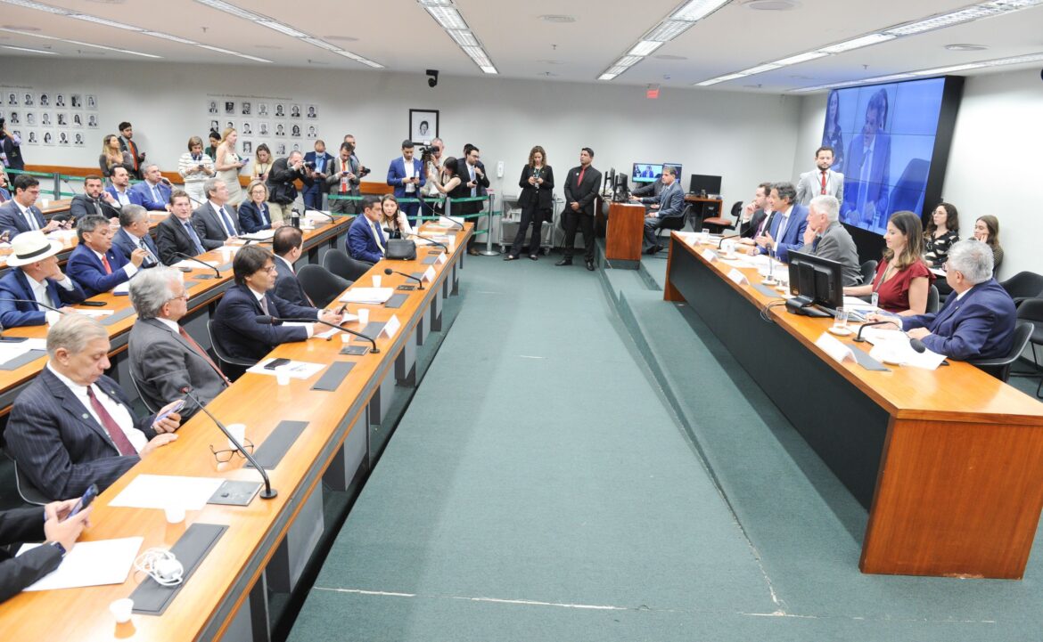 audiencia-com-haddad-na-camara-e-encerrada-apos-bate-boca-com-a-oposicao