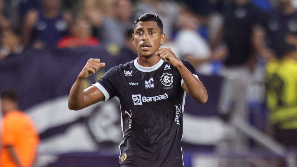 pedro-rocha,-“dispensado”-em-2022,-volta-a-baixada-como-adversario-e-artilheiro