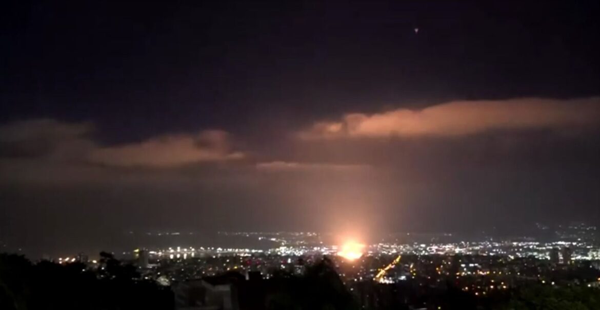 predio-em-haifa-e-atingido,-diz-servico-de-emergencia-israelense