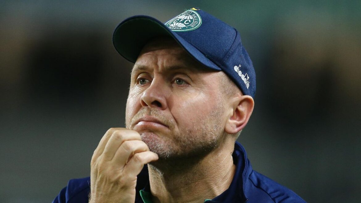 com-novidades,-mozart-define-coritiba-contra-o-atletico-go:-veja-escalacoes-oficiais