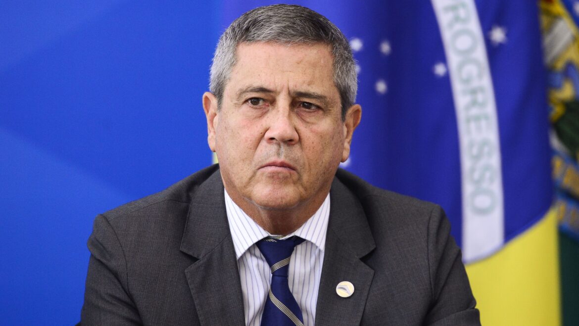 pf-aponta-braga-netto-como-peca-chave-na-estrategia-para-desacreditar-urnas