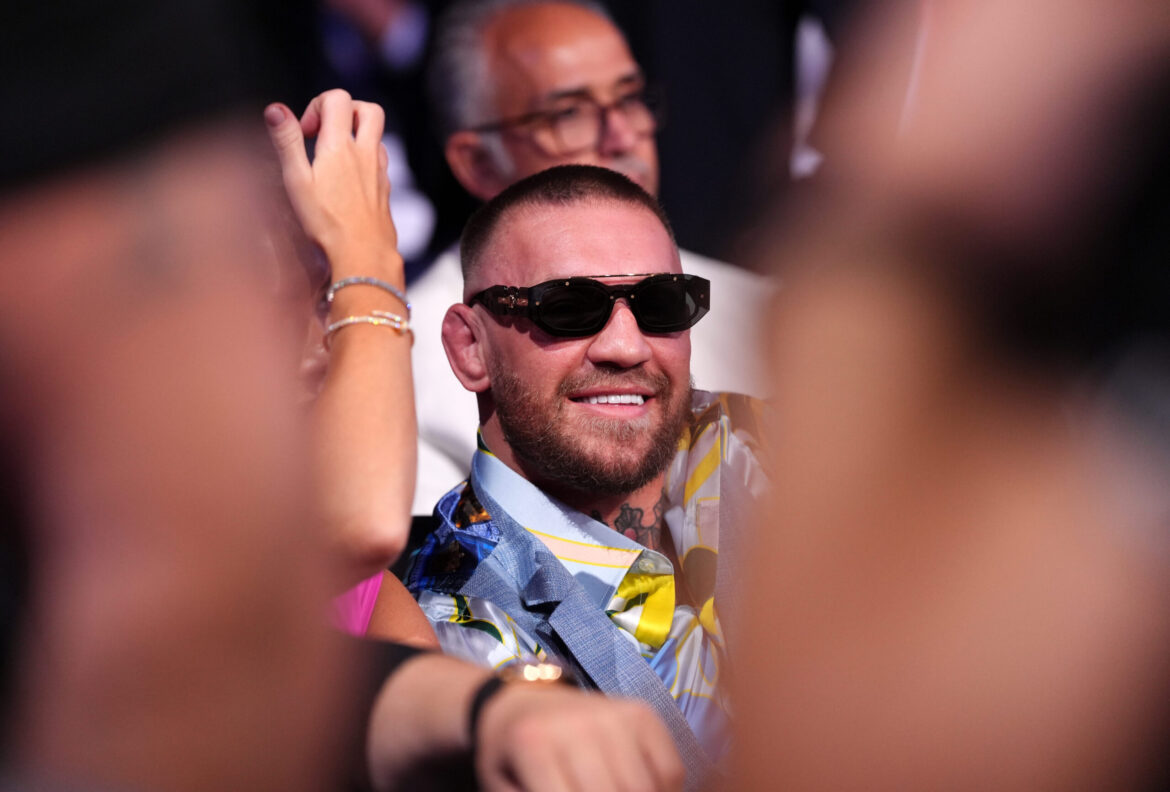 video-mostra-conor-mcgregor-surtando-em-boate-e-agredindo-outro-homem