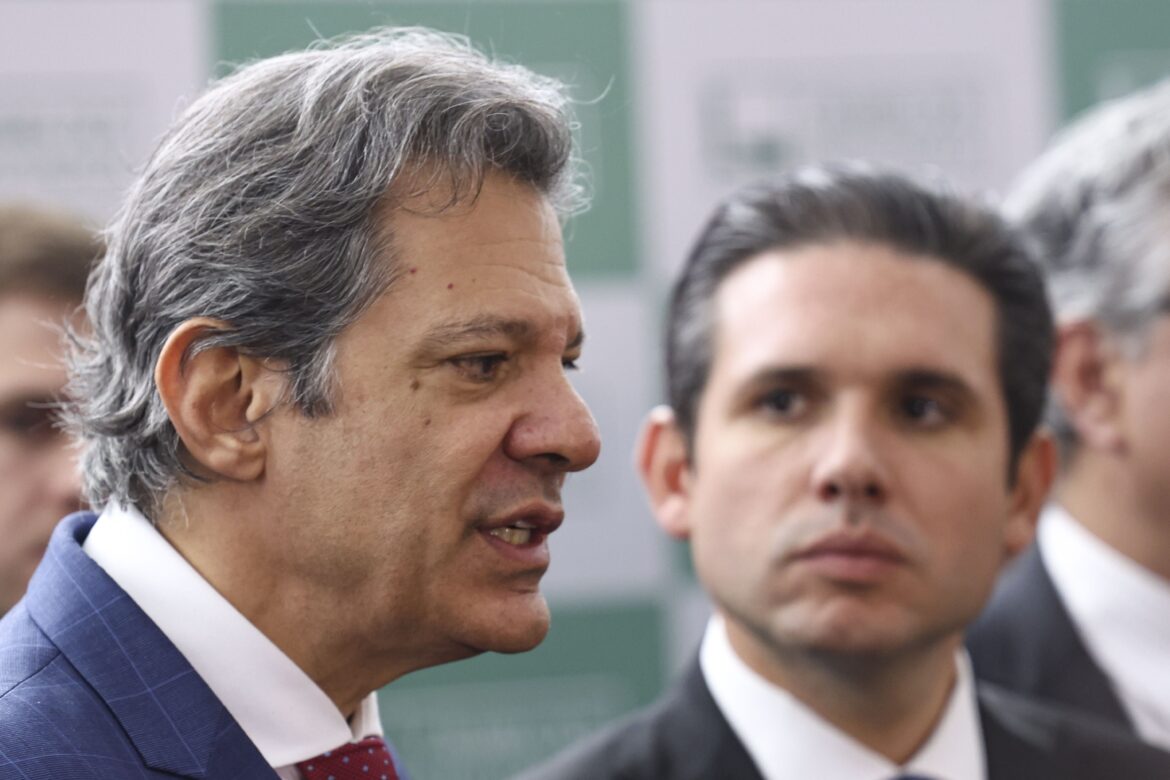 analise:-haddad-estende-bandeira-branca-a-hugo-motta