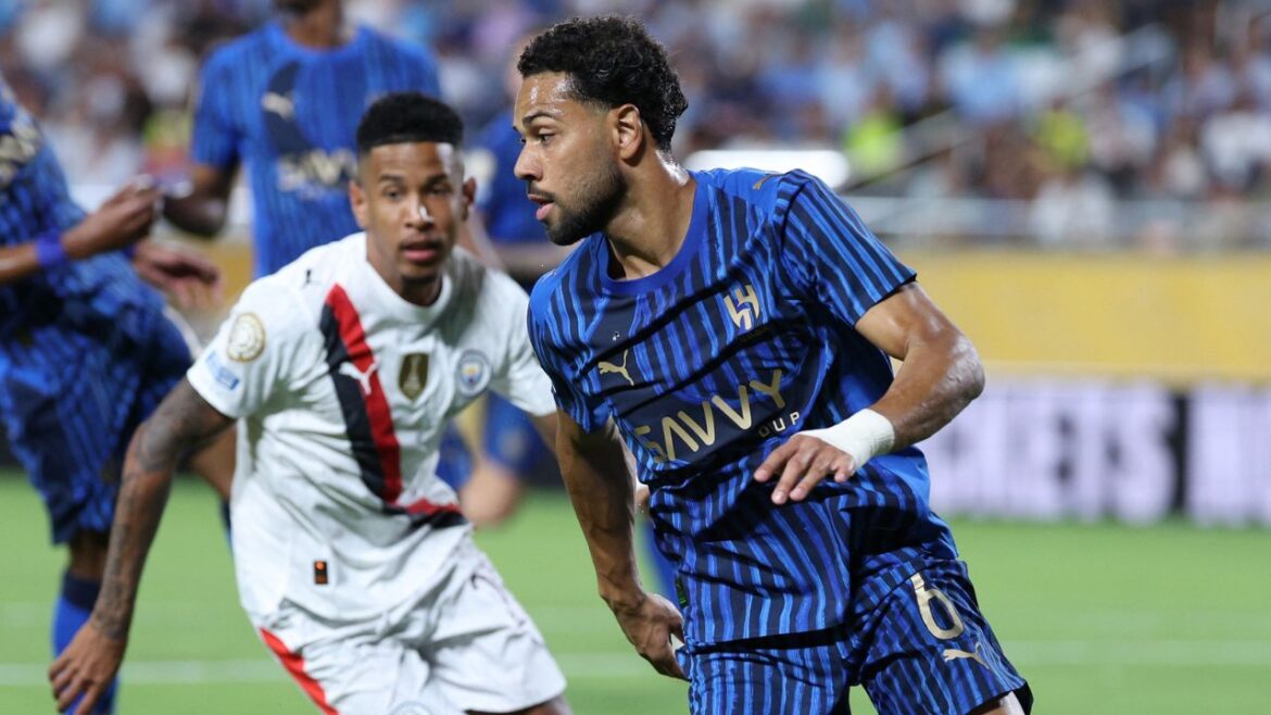 cria-do-athletico,-renan-lodi-brilha-contra-o-city-e-volta-a-alfinetar-criticos