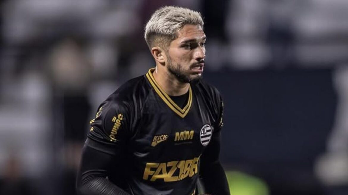 volante-ex-coritiba-rescinde-contrato-e-deixa-o-lanterna-da-serie-b