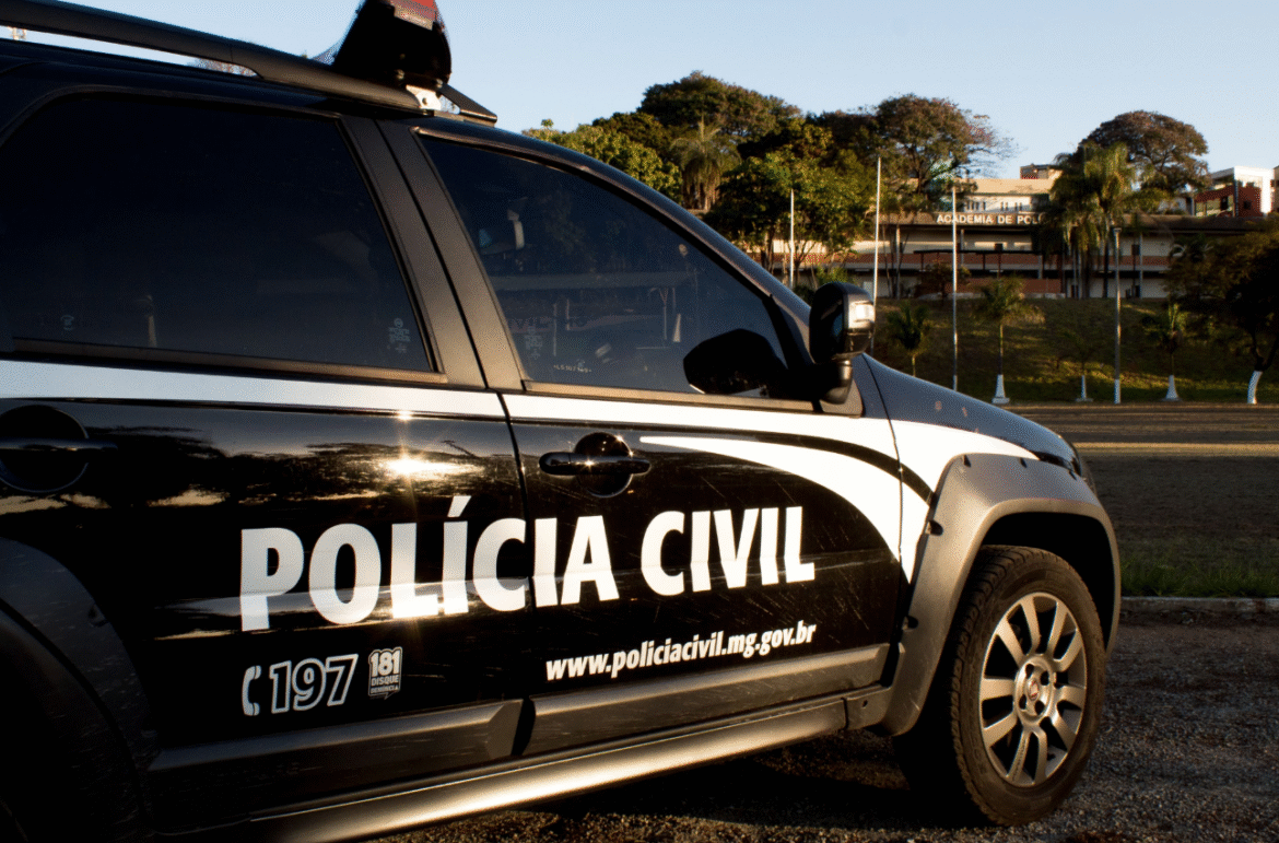 diarista-e-indiciada-apos-postar-foto-com-vestido-furtado-de-patroa-em-mg