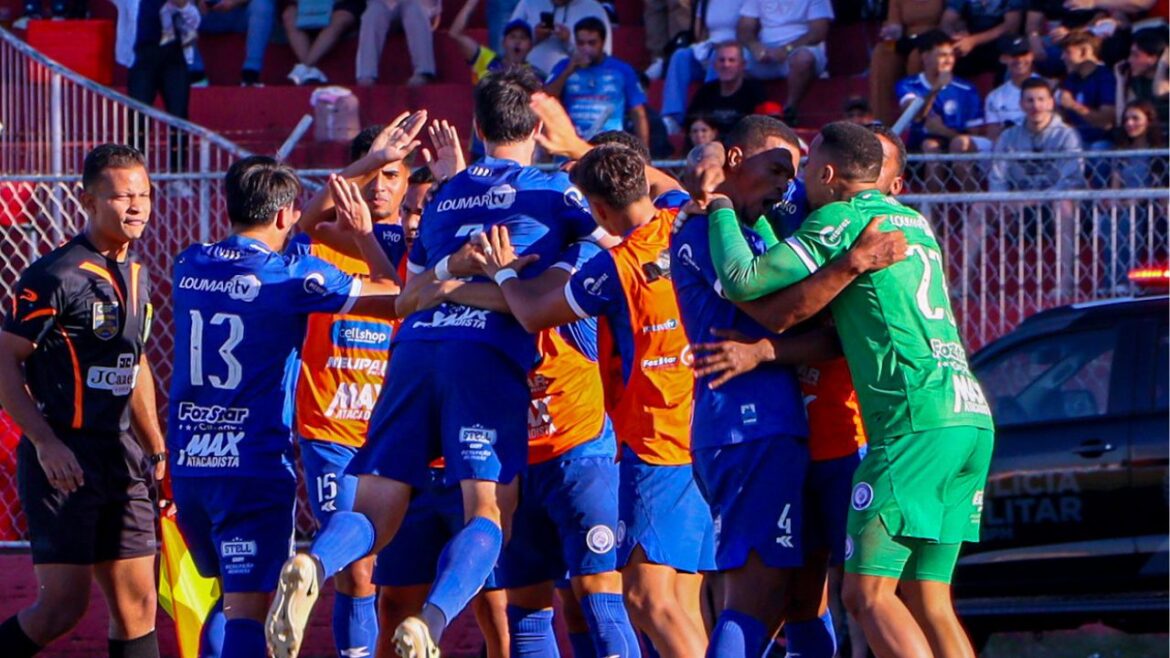 foz-do-iguacu-vence-time-de-gusttavo-lima-nos-penaltis-e-conquista-acesso-no-paranaense
