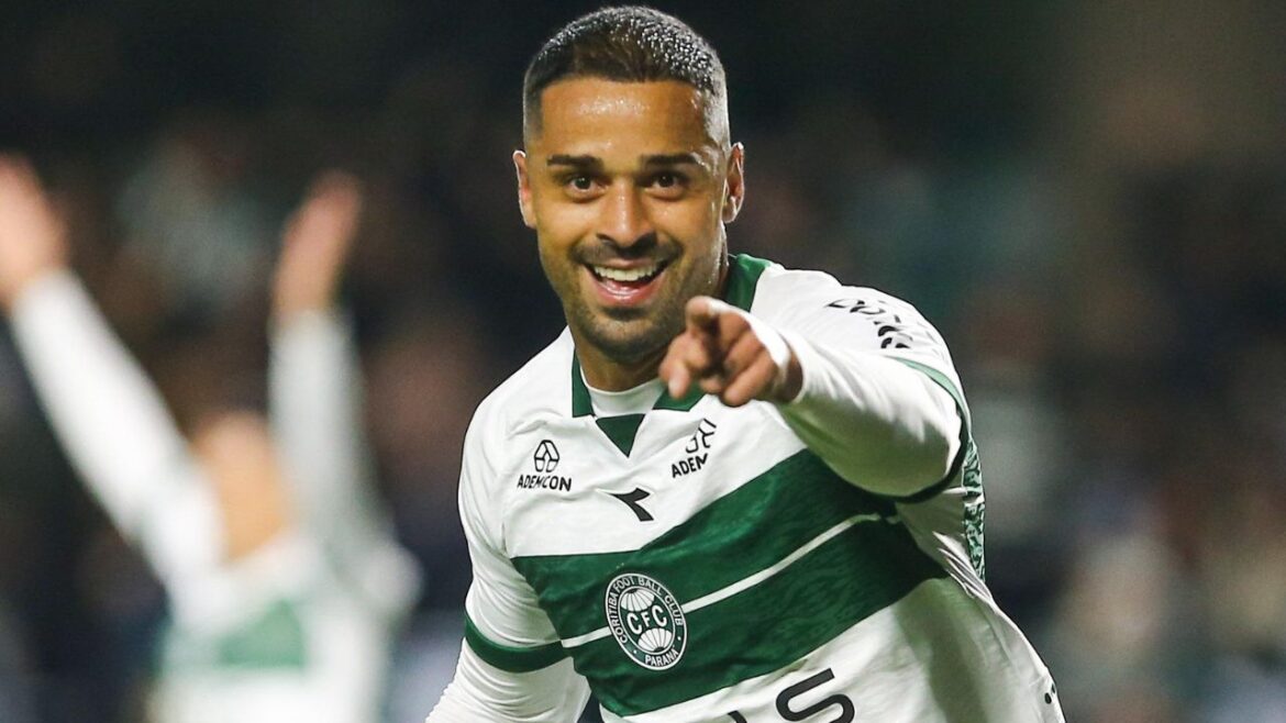 destaques-do-coritiba-estao-em-final-de-contrato-e-podem-assinar-com-outro-clube