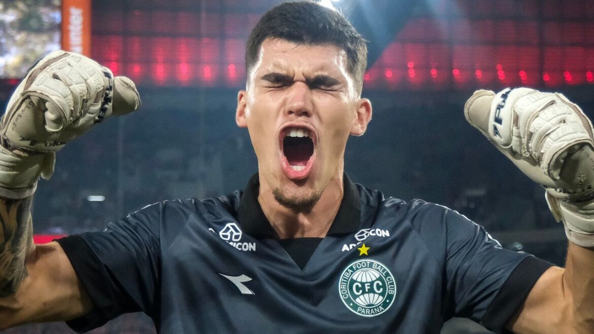 nota-10:-morisco-e-o-primeiro-da-historia-a-ter-atuacao-perfeita-pelo-coritiba
