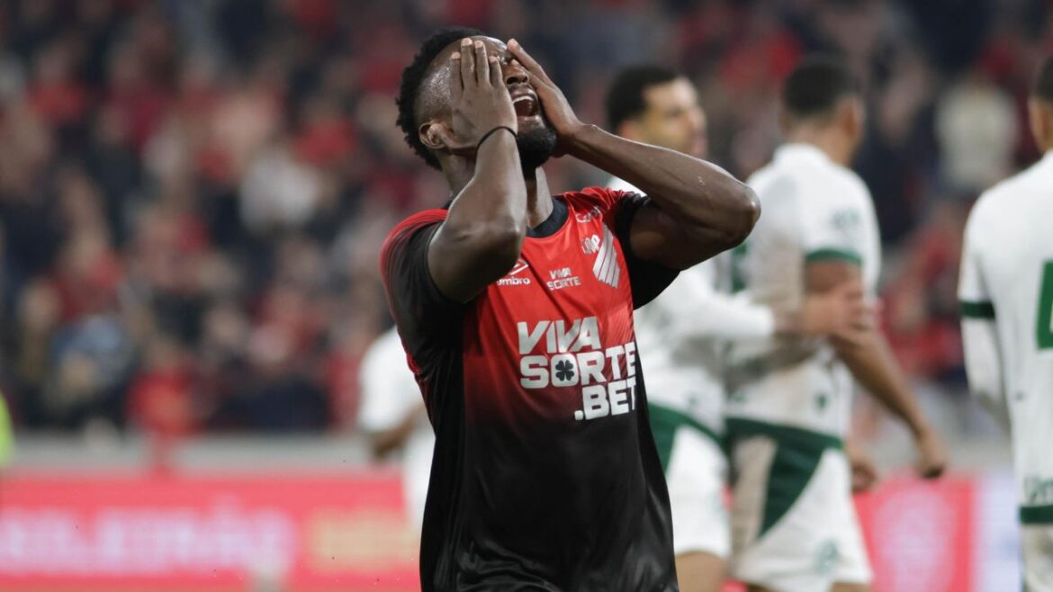 goleiro-falha,-athletico-escancara-irregularidade-e-fica-fora-do-g4