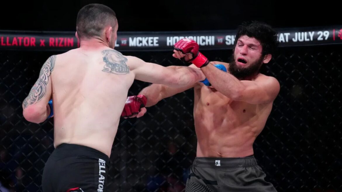 campeao-de-mma-leva-cinco-tiros-em-emboscada