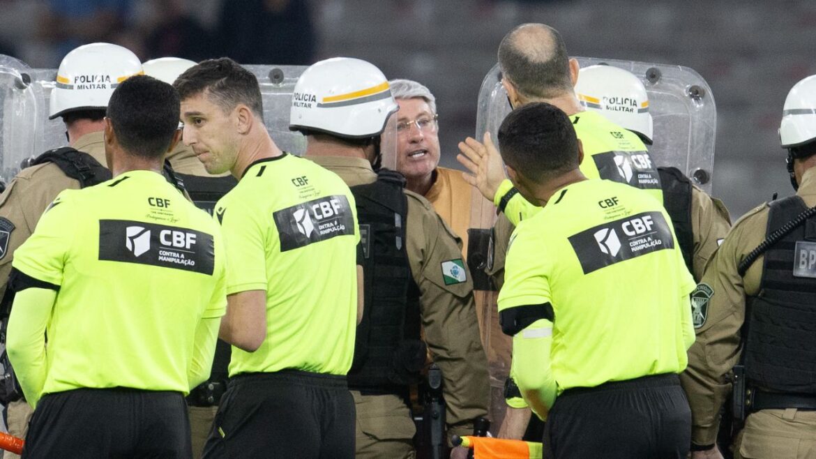 inconformado-com-penalti,-athletico-quer-arbitros-fora-do-futebol-profissional