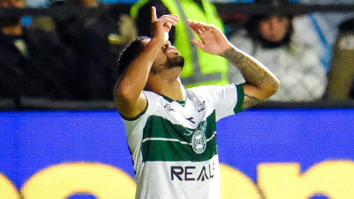 destaque-do-coritiba-volta-a-marcar-e-garante-empate-na-serie-b