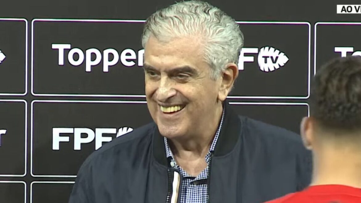 petraglia-ouve-protestos-e-participa-do-titulo-do-time-sub-20-do-athletico