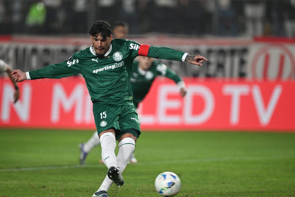 gustavo-gomez-se-torna-o-zagueiro-com-mais-gols-na-historia-da-libertadores