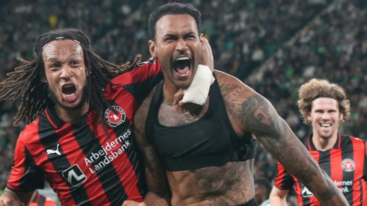 atacante-ex-coritiba-sai-do-banco,-marca-dois-gols-e-decide-na-liga-europa