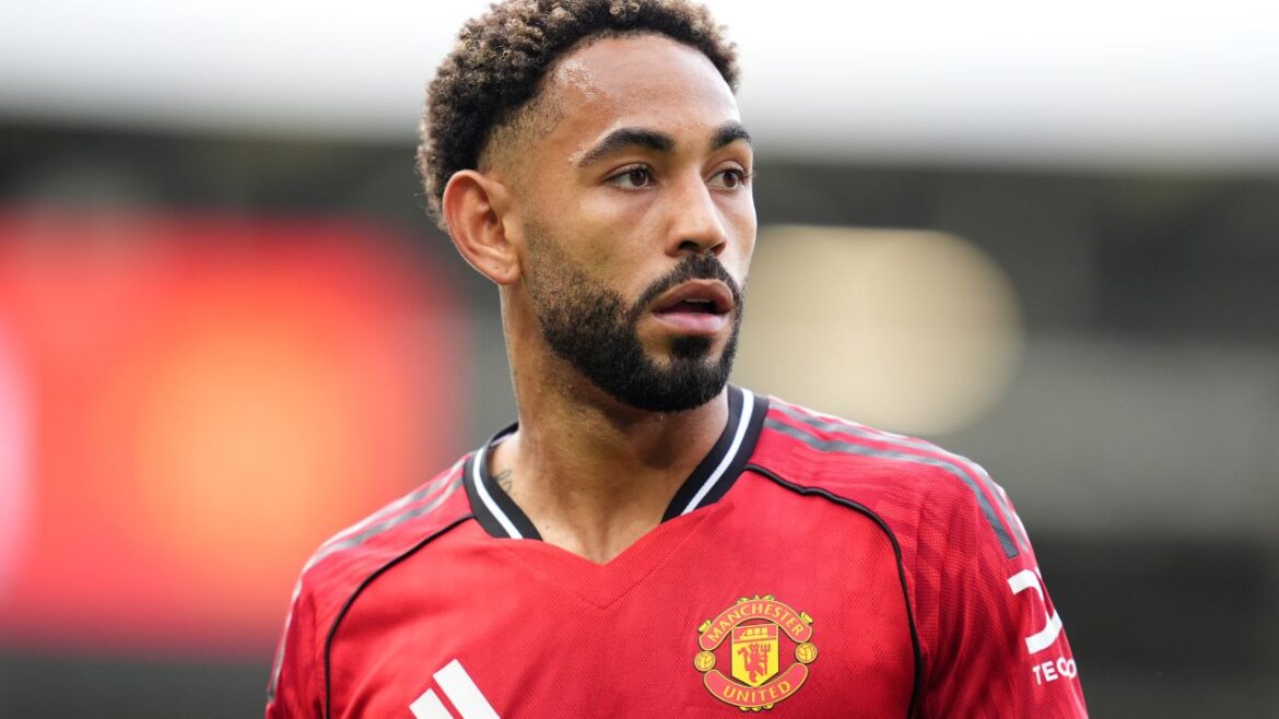 matheus-cunha-perde-penalti-em-vexame-do-manchester-united