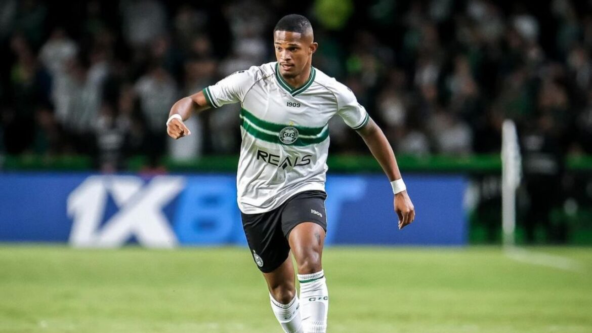coritiba-define-emprestimo-de-atacante-para-rival-da-serie-b
