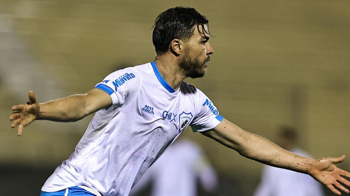 ex-camisa-10-do-parana-se-destaca-pelo-londrina-na-serie-c
