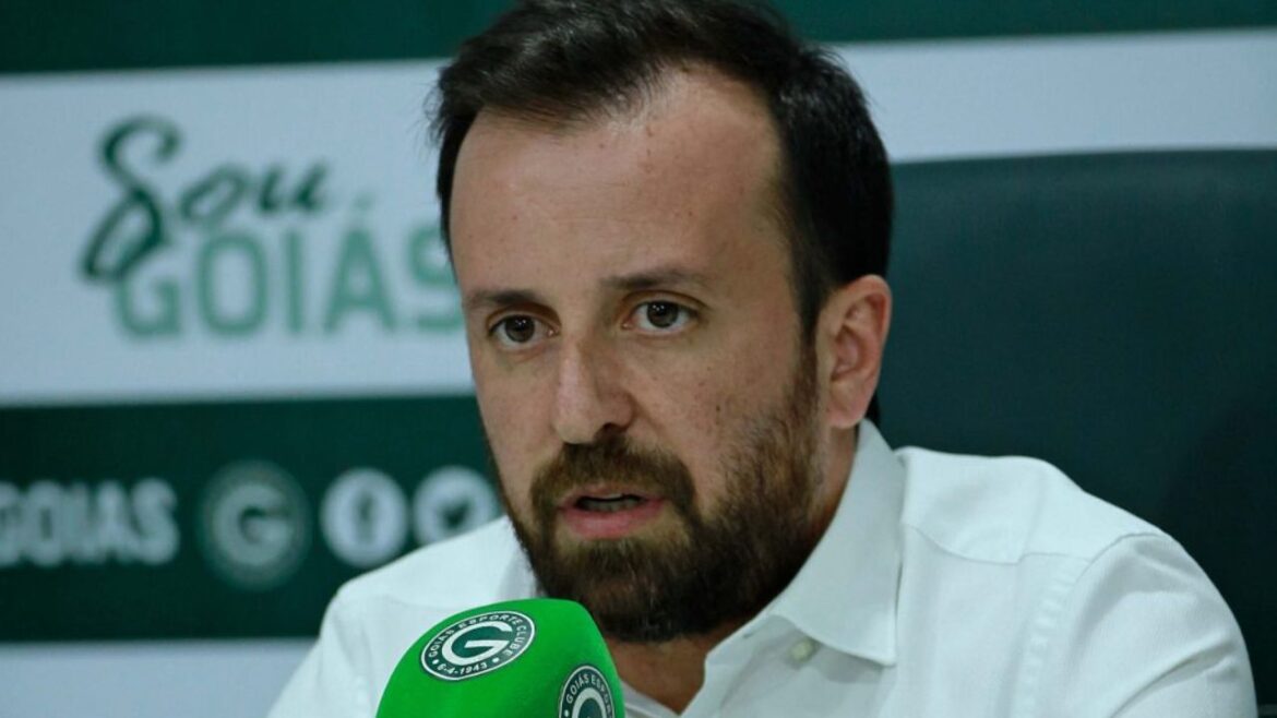 diretor-do-goias-se-manifesta-apos-ameacar-jogador-do-coritiba