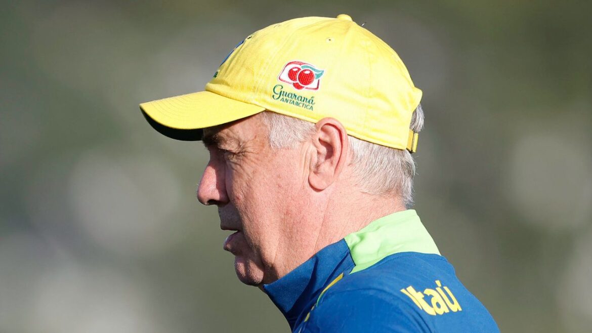 ex-athletico-atrasa-em-apresentacao-na-selecao-brasileira-para-amistosos
