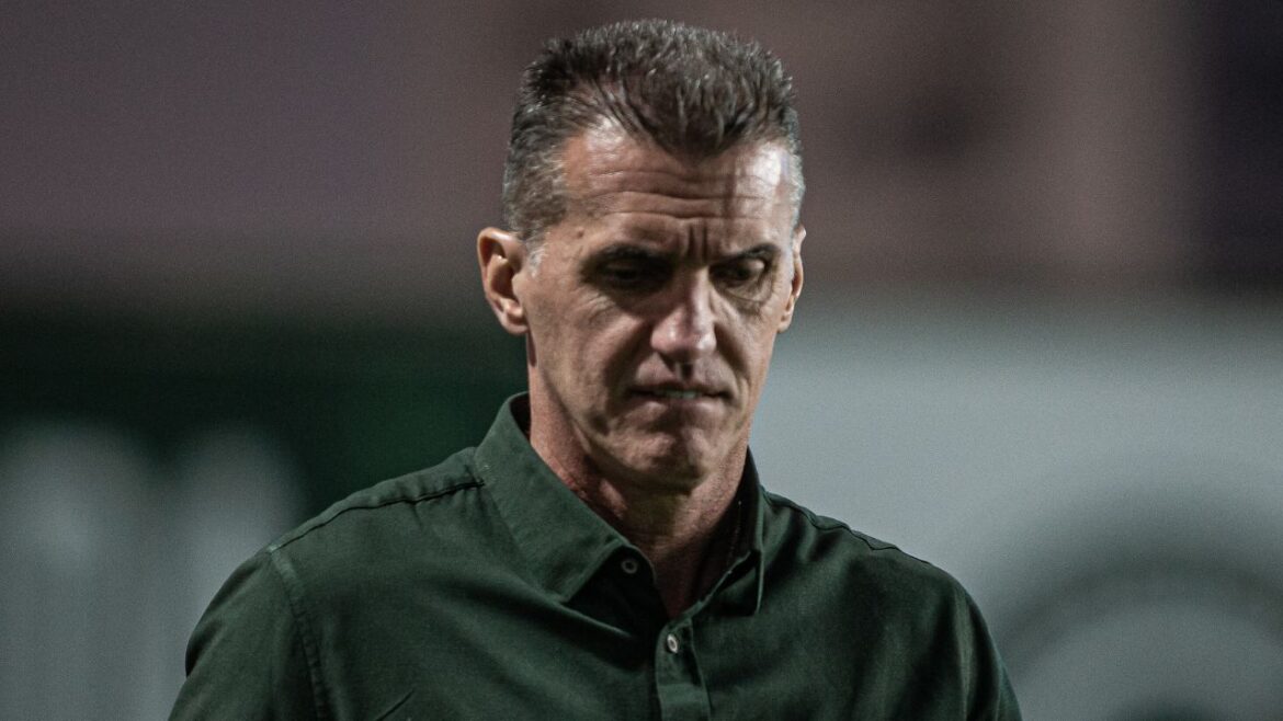 rival-de-athletico-e-coritiba-na-briga-pelo-acesso-demite-tecnico