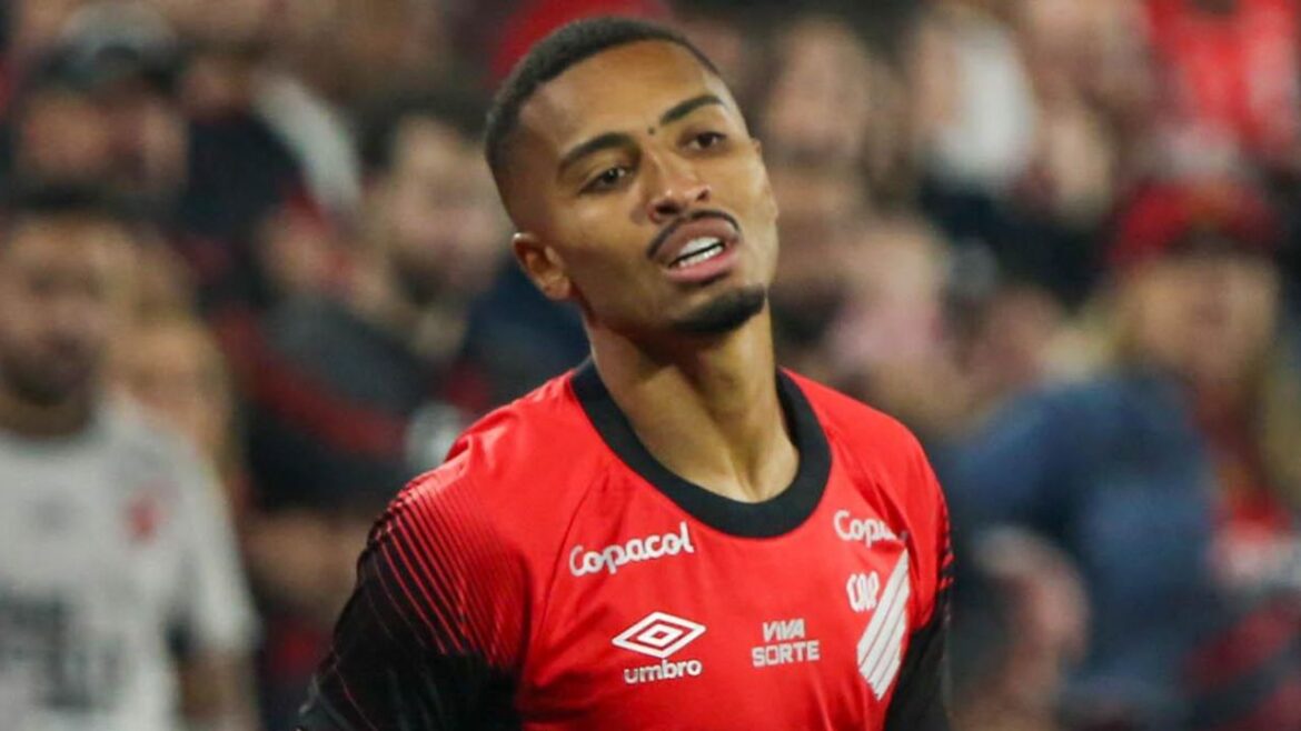 athletico-perde-chance-de-colar-no-g4-e-aumenta-pressao-para-o-classico-atletiba