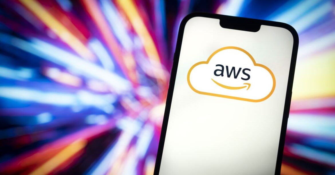 nuvem-da-amazon-volta-a-funcionar-normalmente-apos-pane-global,-diz-empresa