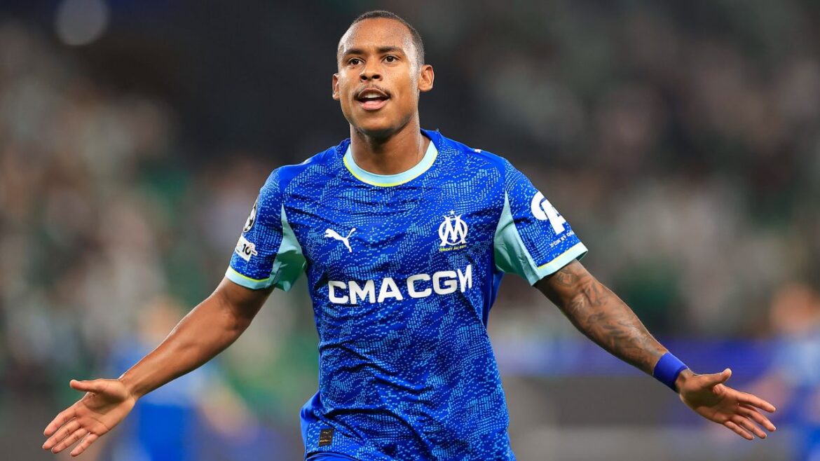 ex-coritiba-marca-golaco,-mas-nao-evita-derrota-do-marselha-na-champions