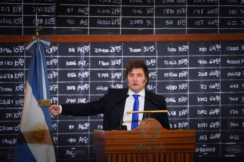 peso-argentino-salta-10%-apos-vitoria-de-partido-de-milei-em-eleicoes peso-argentino-salta-10%-apos-vitoria-de-partido-de-milei-em-eleicoes