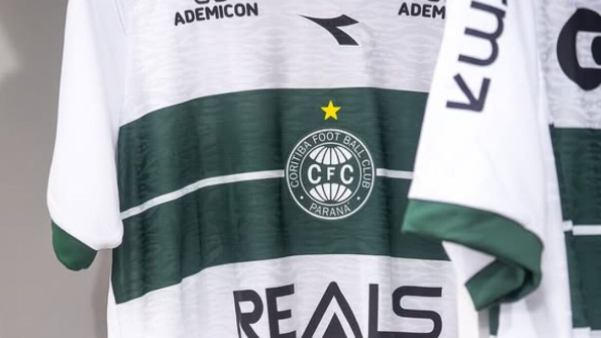 torcedor-tem-colecao-de-camisas-do-coritiba-furtada